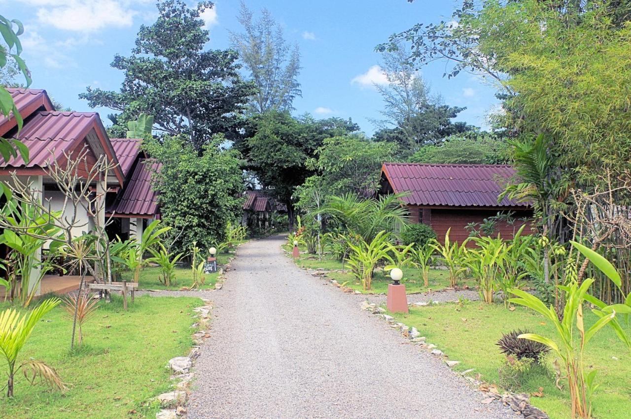 Thai House Beach Resort Koh Lanta Exterior photo